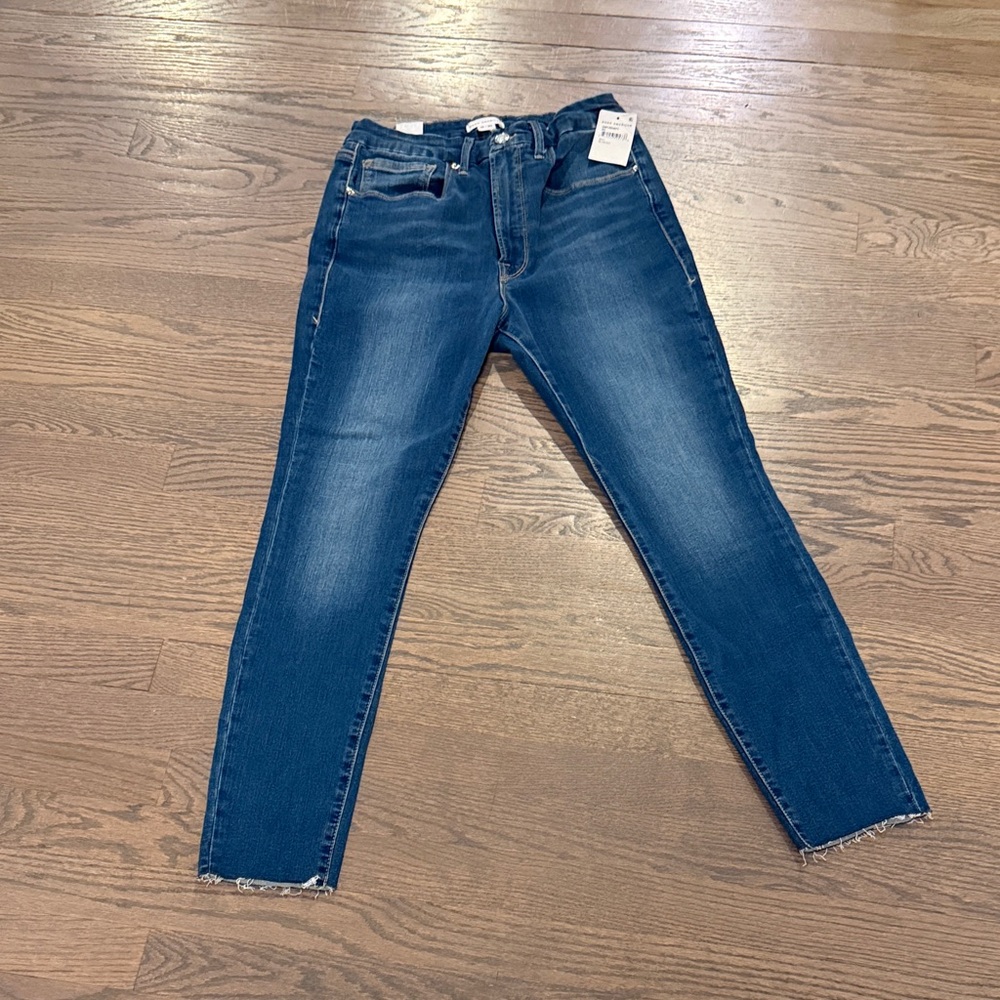 NEW with tags, Good American Dark Blue Ankle Jeans. Size 10/30, frayed bottom.